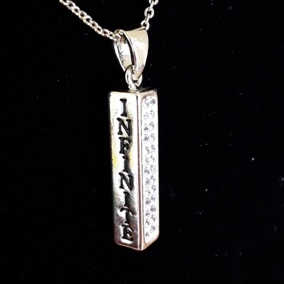 NWOT Crystal and Gold Infinite Destiny 18" Necklac - Picture 4 of 8